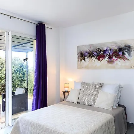 Lumio Sleeps 13 Pool Air Con *